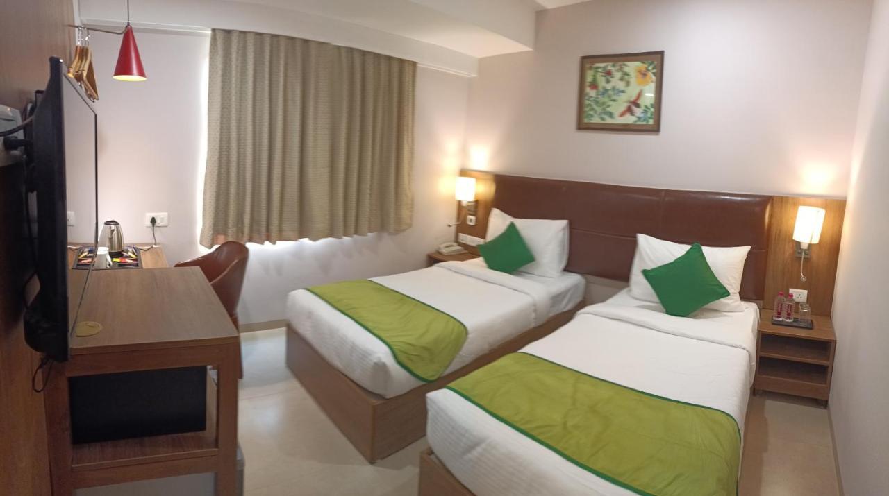 The Beacon Hotel Vadodara Eksteriør bilde