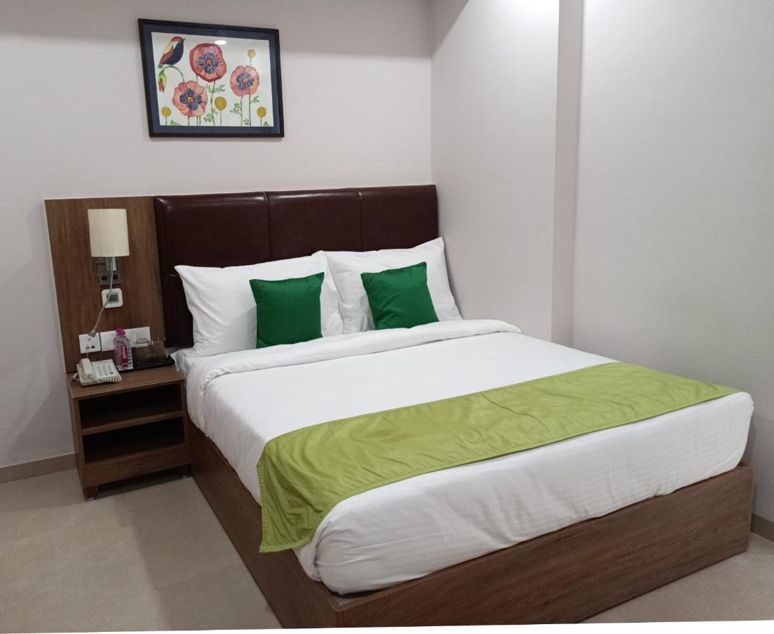 The Beacon Hotel Vadodara Eksteriør bilde